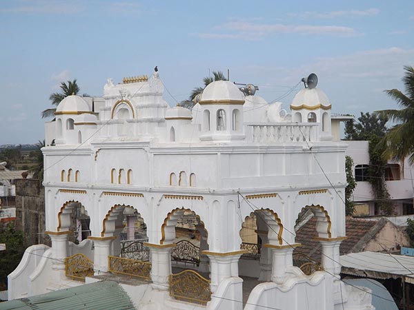 14.చరిత్రను అనుసరించి