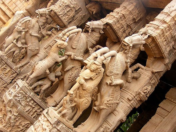 3. చిన్న విగ్రహాన్ని