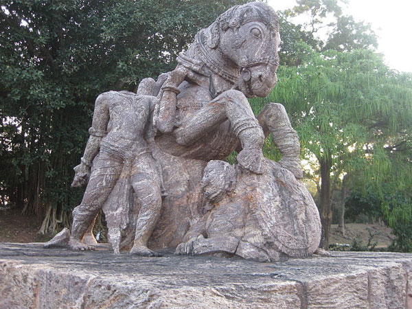 4. ఎర్రని ఇసుక రాయితో