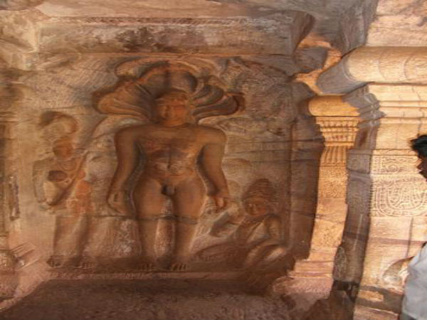 4. పులకేశి నిర్మించాడు