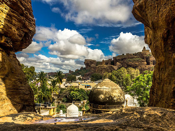 5.రెండు సమాధులు