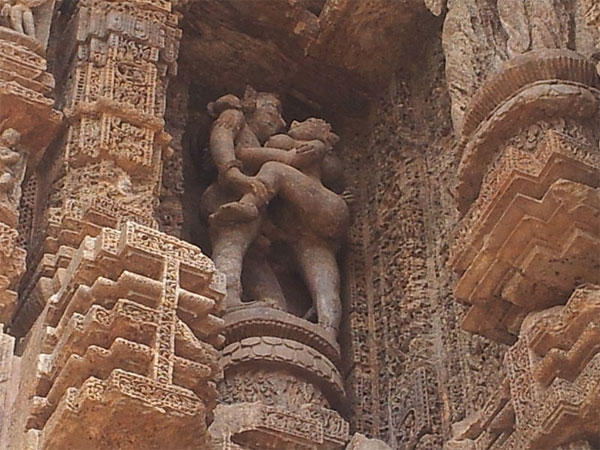 6. సూర్య గమనానికి అనుగుణంగా