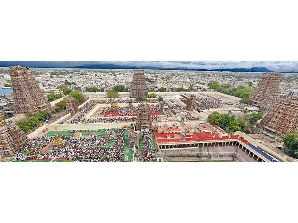 9. మధురై మీనాక్షి దేవాలయం