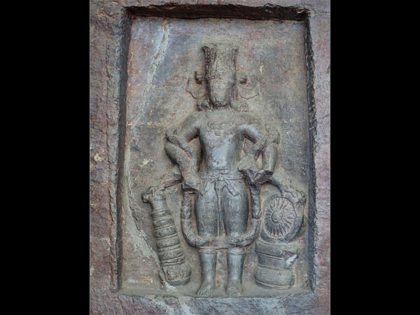 3.వరమిస్తాడు