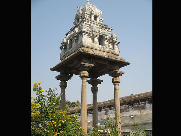 11.సాందోమయ విమానం