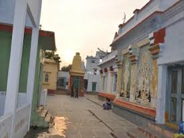 12. అచ్చు పండరీపురంలోని విగ్రహం వలే