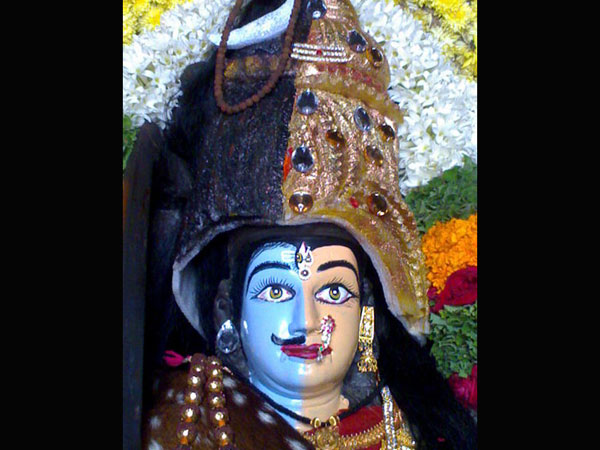 14. అక్కడే శిలరూపంలో