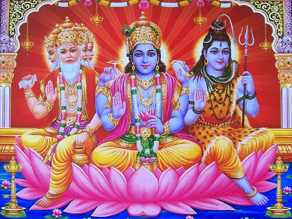 14. త్రిమూర్తులను ప్రార్థిస్తాడు