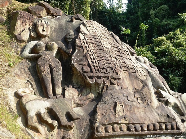14. చుట్టూ జలపాతాలు