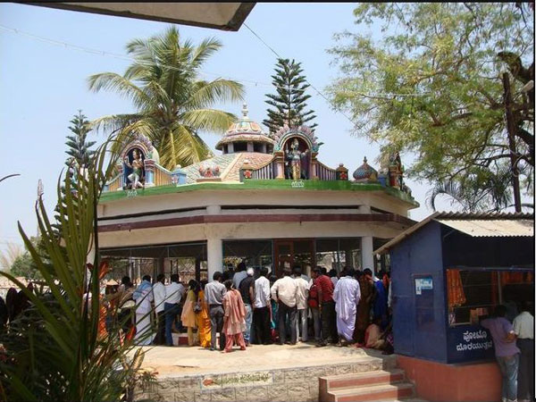 18. చెట్టు కూడా కాశీ నుంచి