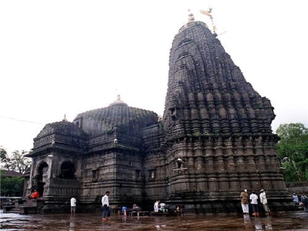 2. తన తండ్రి, తాతల గురించి