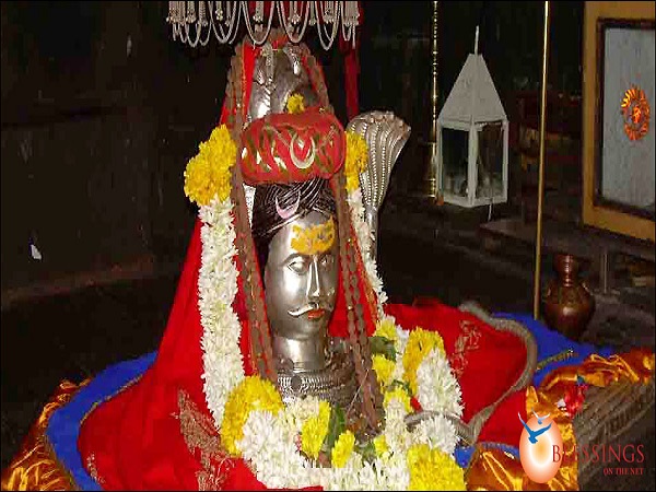 3. రోదించసాగాడు
