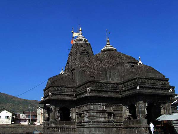 9. త్రయంబకేశ్వరాలయం