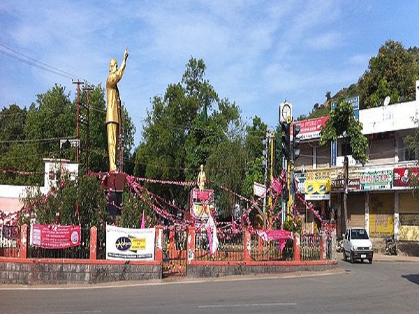 చరిత్రను అనుసరించి