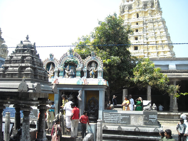 కామాక్షి దేవాలయం
