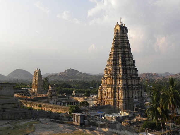 విరూపాక్ష దేవాలయం