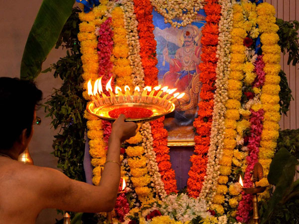 విభిన్న పూజా విధానం