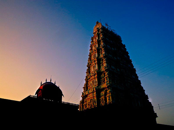 కృష్ణ బలరామ దేవాలయం