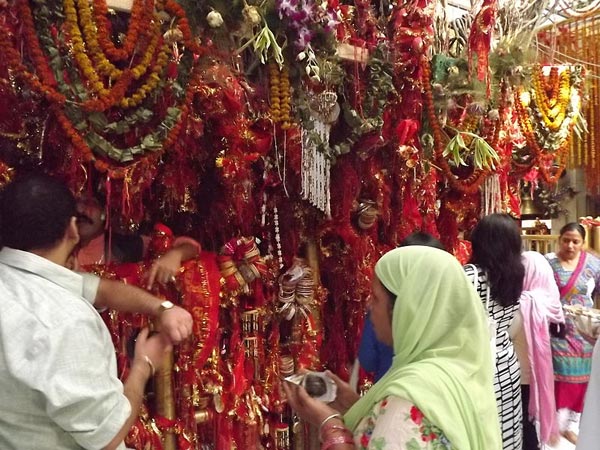 పండిట్ మాయి దాస్ సంతతి వారే