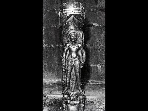 గుడిమల్లం అనే గ్రామంలో