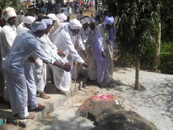 తెల్లని ముసుగు