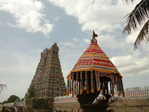 16 గోపురాలు, 18 విమానాలు...
