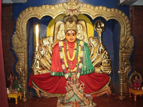 తొమ్మది అడుగుల ఎత్తు