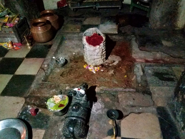 18. కుడి బిలంలో నీరు