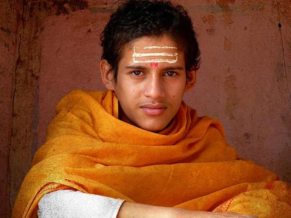 ఒక పిల్లవాడు కనిపించి