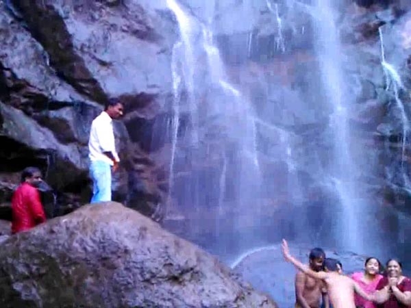 కటికి వాటర్ ఫాల్స్