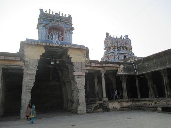 చోళులు