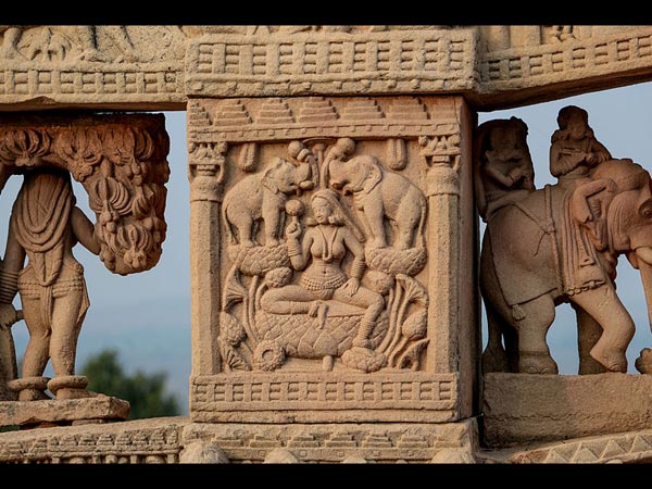 వంజులా దేవి అని