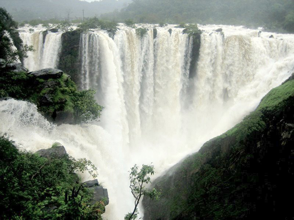 జలక్రీడల ద్వీపం