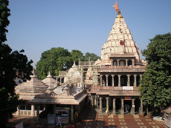 రెండు దేవాలయాలు
