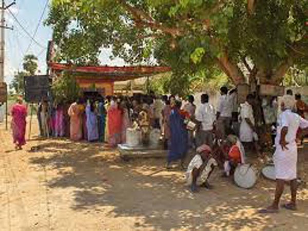 గ్రామ పెద్దలు