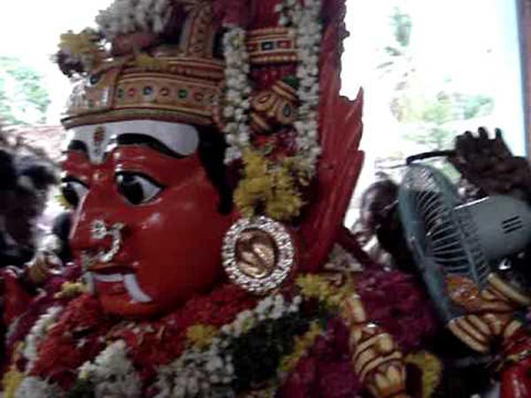 కాళీ రూపంలో