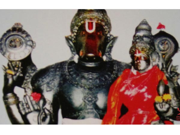 కూర్చొన్న భంగిమలో