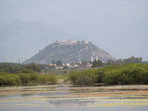 నవ పాషాణాలతో