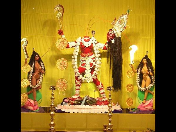 మొండెం నుంచి పైకి చిమ్మె