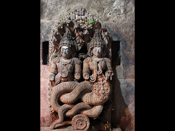 అమృతపురలోని అమృతేశ్వర దేవాలయం