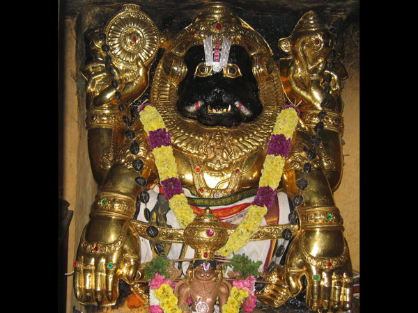 పంచ నారసింహ క్షేత్రాల్లో ఒకటి....మట్టపల్లి