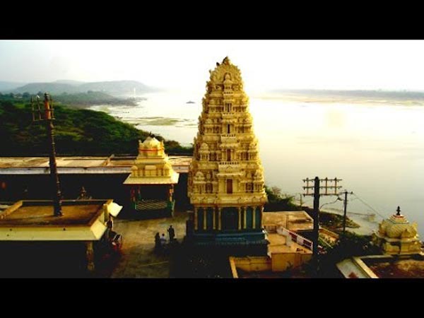 ఐదు వేదాలు నరసింహుడి చెంత