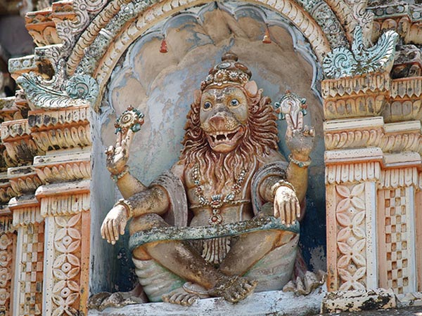 ఐదు వేదాలు నరసింహుడి చెంత