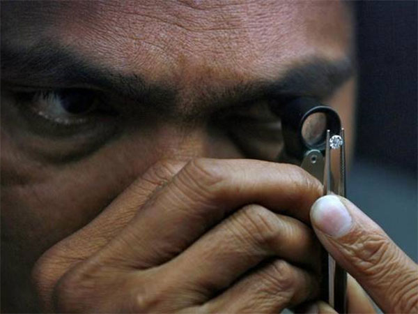 మహిందర్ పుర మార్కెట్, సూరత్