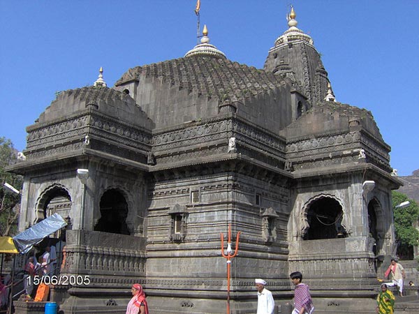 త్రయంబకేశ్వరాలయం
