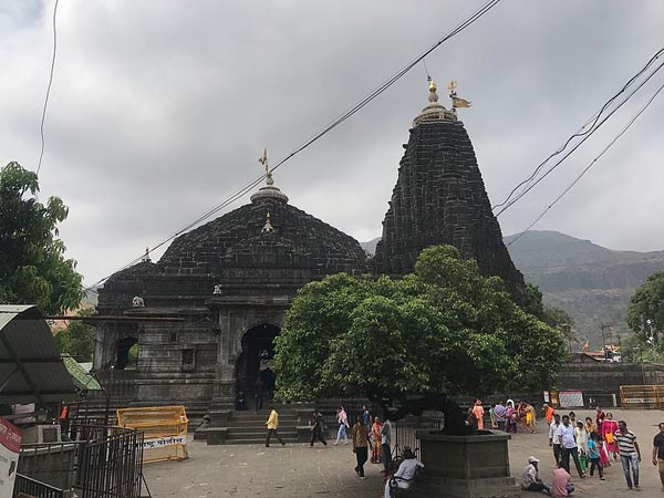 త్రయంబకేశ్వరాలయం