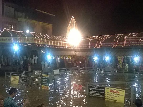త్రయంబకేశ్వరాలయం