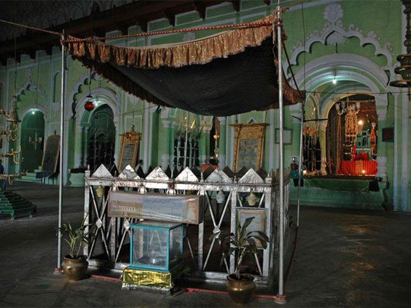 బారా ఇమాంబారా