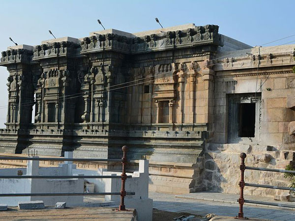 దక్షిణ భారత ఖజురహో, ఖిల్లా రామాలయం, డిచ్ పల్లి