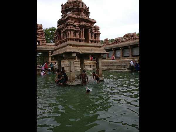ఐదు అంతస్తులు